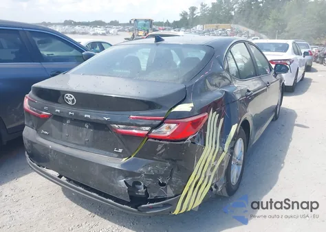 2025 Toyota Camry Le z USA, uszkodzony, nr VIN 4T1DAACK8SU004256